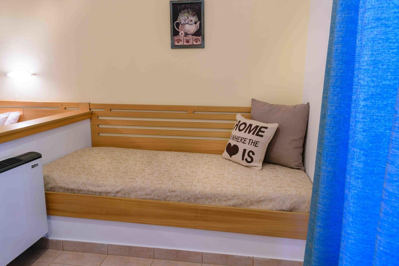 Junior Hotel ไอเรีย ภายนอก รูปภาพ